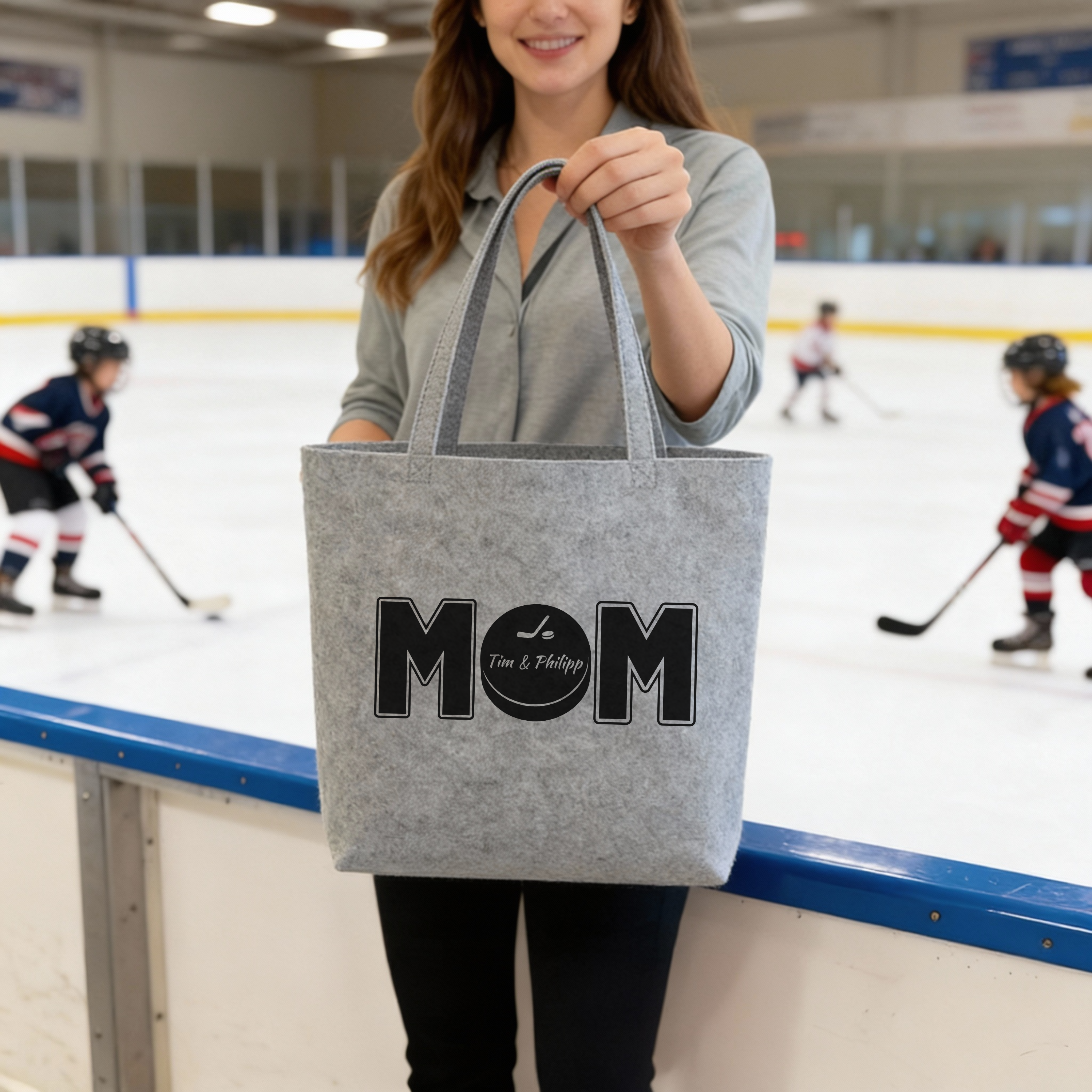 Personalized felt hockey bag MOM light grey